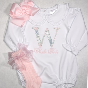 Conjunto de manga larga para niña que vuelve a casa, burbuja con bordado floral, lazo/diadema rosa claro, mono con monograma, algodón Pima, personalizado