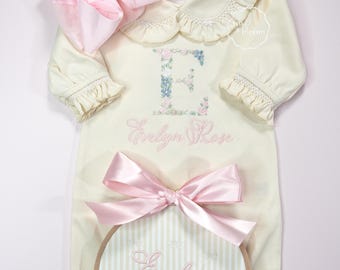 Coming Home-outfit voor babymeisje, pasgeboren strikken gesmokte footie, outfit geborduurde naam, pimakatoen, outfit babyziekenhuis,