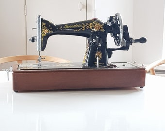 Máquina de coser manual Lewenstein HA-C-78 con estuche
