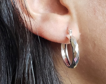 Sterling Silver Huggie Hoop, Boucles d'oreilles minimalistes, Cadeau parfait pour elle, Boucles d'oreilles de tous les jours