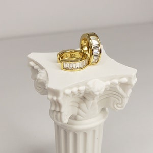 Créoles Huggie en argent, plaqué or 18 carats, cz, bijoux de servante, boucles d'oreilles minimalistes, boucles d'oreilles délicates de tous les jours