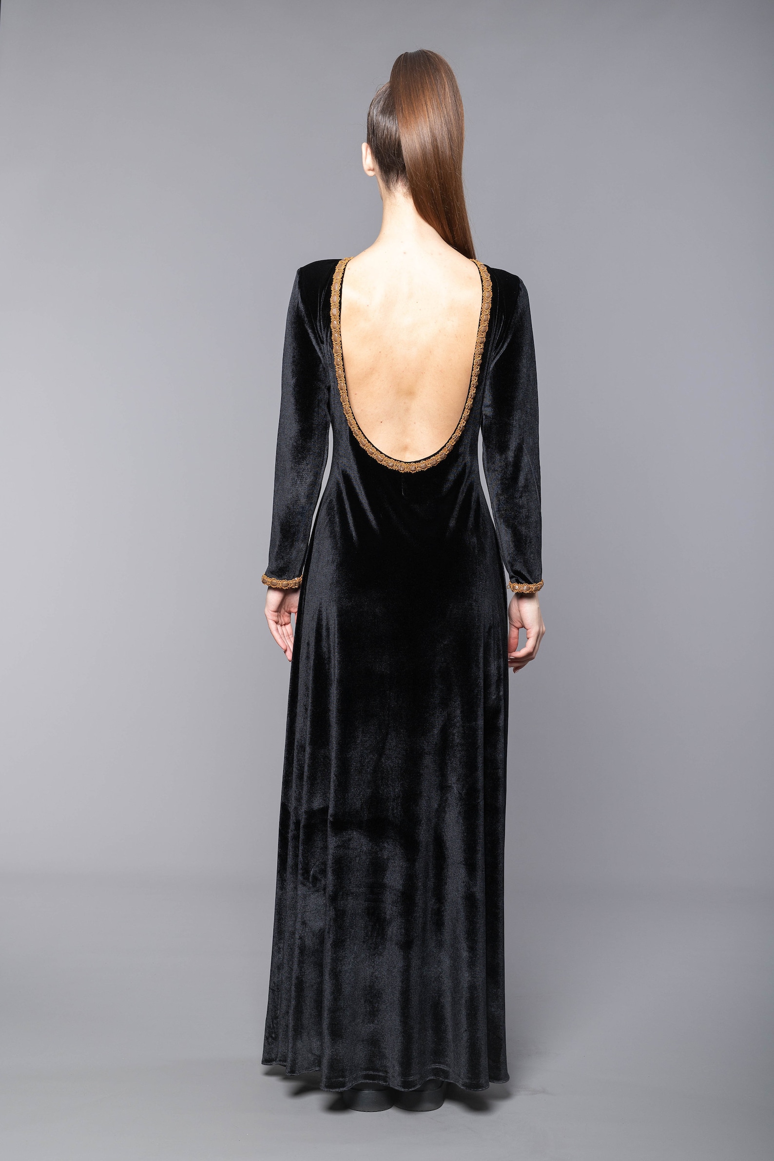 14823 Black Belt Velvet Dress