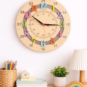 Orologio da parete in legno per bambini, orologio facile da imparare, risorsa didattica per l'apprendimento del tempo, orologio per la scuola elementare, design colorato realizzato a mano