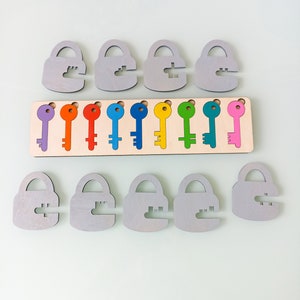 Toddlers Puzzle Keys and Locks Matching Game for Kids Fine Motor Skills for Little Fingers Color Learning Play Montessori Home System Toy