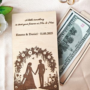 Coffret cadeau de mariage avec arche fleurie - Boîte en bois personnalisée avec silhouette des jeunes mariés - Cadeau personnalisé pour M. et Mme avec noms/date