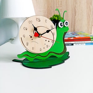  Reloj de escritorio pequeño para dormitorio, reloj despertador  silencioso, estético, moderno, decoración de mesa, sin tictac, funciona con  pilas, lindo para oficina, sala de estar, mesa, estantería, : Hogar y Cocina