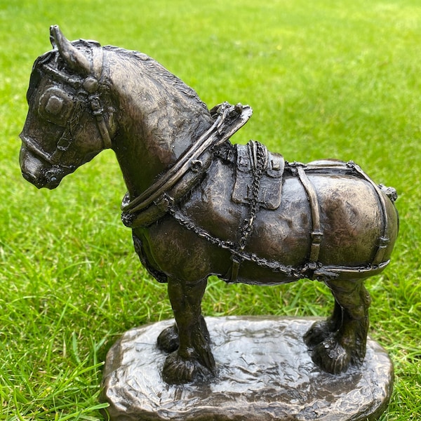 Cheval de trait lourd, figurine sculpture de la Comté | Résine bronze coulée à froid | Cadeau cheval | Trophée Cheval