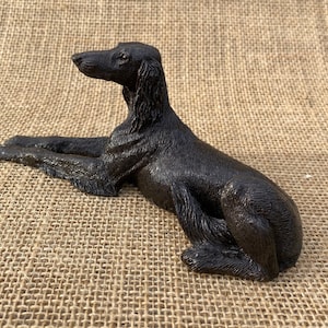 Saluki liegender Hund Skulptur Figur, Kaltgussbronze Harz, Hundegeschenk, Hundetrophäe, Hundegedenkmal