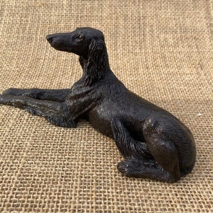 Saluki liegender Hund Skulptur Figur, Kaltgussbronze Harz, Hundegeschenk, Hundetrophäe, Hundegedenkmal