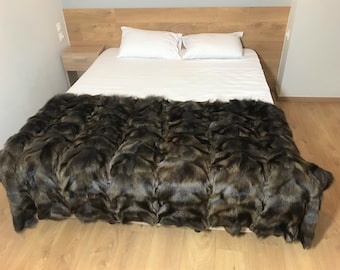Satin Lined Faux Fur Blanket: Army Green Camo Back