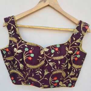 Blusa de seda color vino, blusa con escote corazón, blusa de diseñador indio, blusa sari, blusa sari, top corto, blusa confeccionada