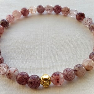 Handmade 4mm Strawberry Quartz Bracelet: Stretchy Crystal Gemstone