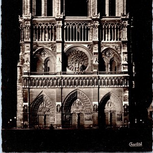 Paris Notre Dame Church RPPC Cartão Postal Fotografia Real Fachada Iluminada à Noite Chantal