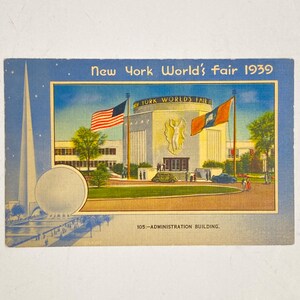 Cartolina postale in lino dell'Esposizione Universale di New York del 1939, 105 Illustrazione dell'edificio amministrativo di Miller Art Co. Con licenza ufficiale