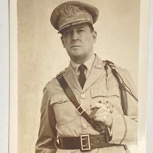 Carte postale EKC sans affectation du général Douglas MacArthur, Seconde guerre mondiale du RPPC