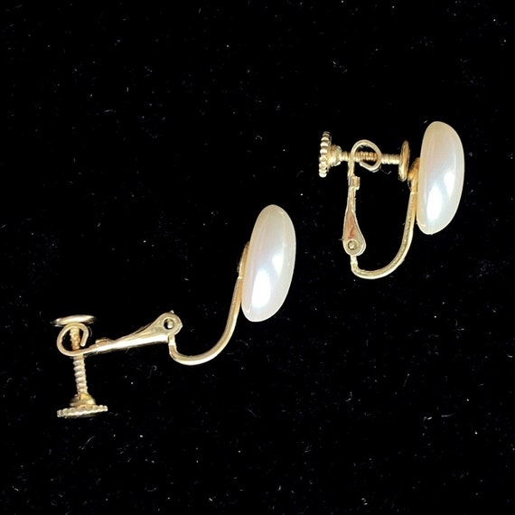 Classic White Coin Pearl Earrings Gold Tone Adjus… - image 5