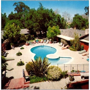 Cartão Postal 1977 Vintage La Hacienda Inn Los Gatos Calif Publicado Panorama Chrome