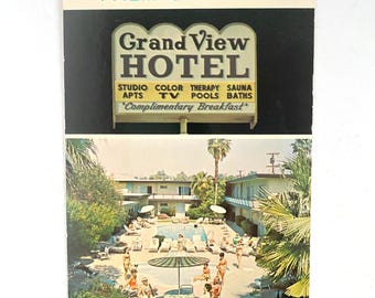 Postal panorámica vintage, delgada y alargada, del Grand View Hotel Palm Springs de 1982