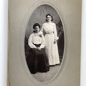 c1900 Kabinett Karte 2 Junge Frauen Gürtel Uhr Oval Portrait Studio Photo