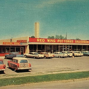 1960 Red Wing Potteries Salesroom Minnesota 50s Cars Postkarte 38700-B Dexter