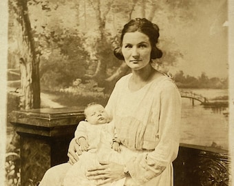c1917 RPPC Young Woman & Baby Renslers Studio Cincinnati Real Photo Postkarte AZO