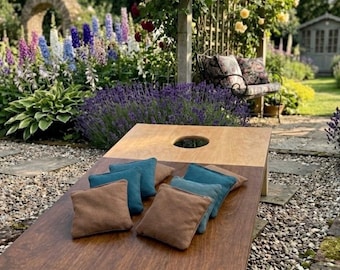 Houten cornhole-set inclusief 8 beanbags – verkrijgbaar in 2 maten – Handgemaakt buitenspel voor tuin en bruiloft – Tweekleurig ontwerp