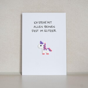 Postkarte *Ich Stehe Mit Allen Beinen Fest Im Glitzer* mit Motiv aus Bügelperlen