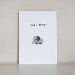 Postkarte *Hello Baby* mit Motiv aus Bügelperlen