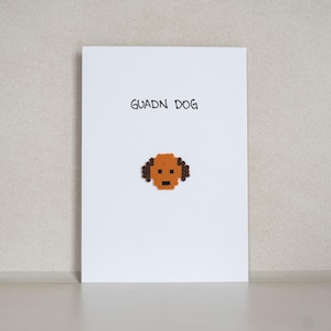 Postkarte *Guadn Dog* mit Motiv aus Bügelperlen