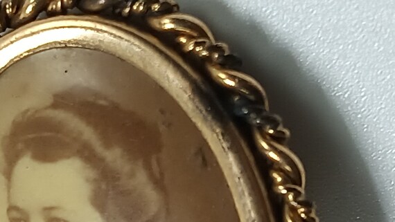 Victorian Mourning Brooch with Photo of Victorian… - image 3