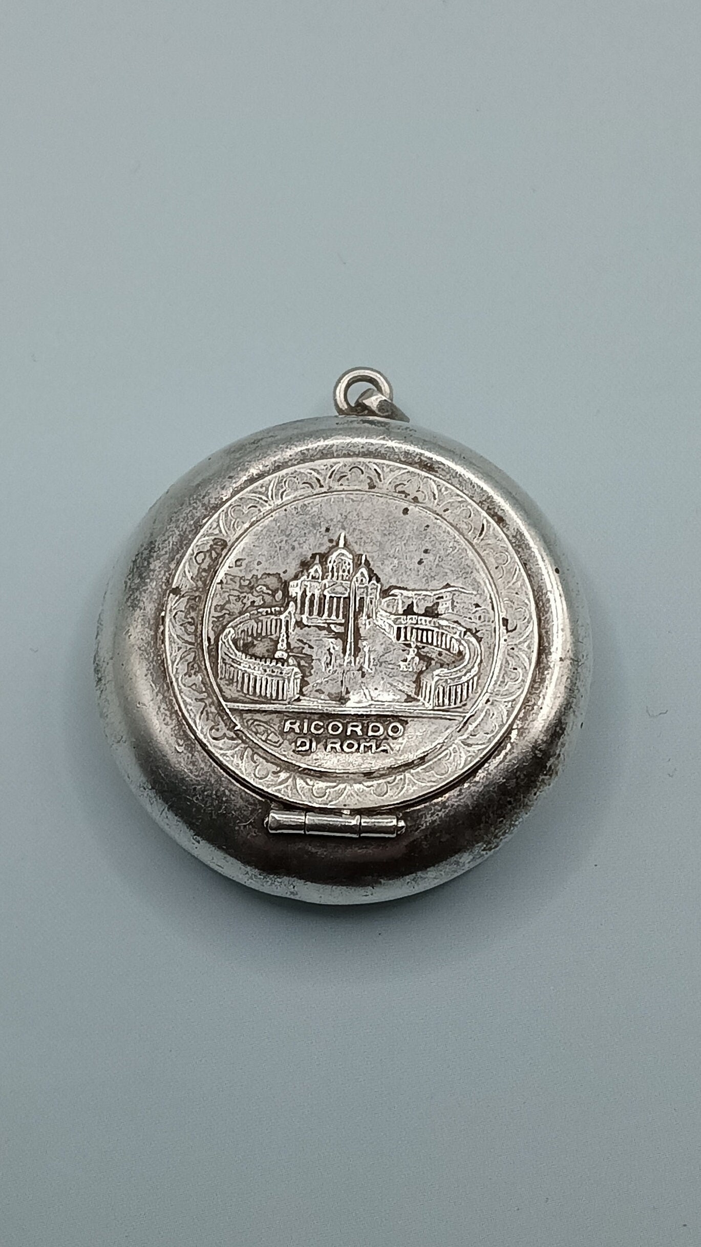 Antique Ricardo De Roma 800 Silver Round Pendant Style