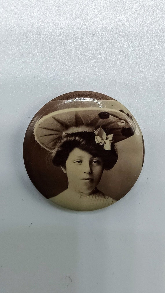 Antique Small Round Mourning Pin with Lady Woman i