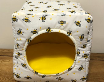 Various Guinea pig cube with pee pad