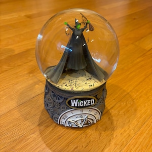 2003 Wicked Musical Snow Globe Defying Gravity Wicked Witch Oz