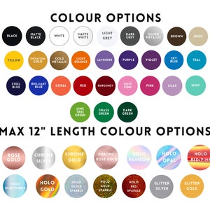 K&ouml;nnte beinhalten: Eine Tabelle mit Farboptionen f&uuml;r ein Produkt. Die Tabelle enth&auml;lt 36 verschiedene Farben, darunter Schwarz, Wei&szlig;, Rot, Blau, Gr&uuml;n, Gelb, Orange, Lila, Rosa und Braun. Die Tabelle enth&auml;lt auch holografische Farben wie Regenbogen, Opal und Rot/Rosa. Die Tabelle ist mit "Max 12" L&auml;nge Farboptionen" beschriftet.