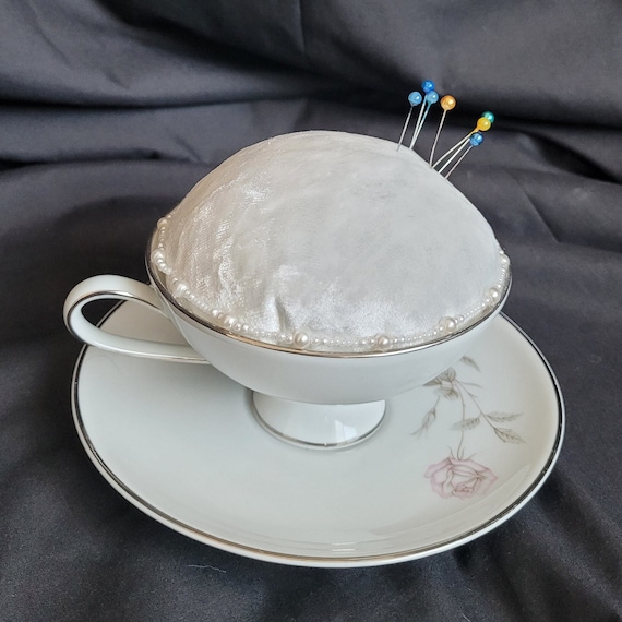 Sewing & Fiber Craft Supplies & Tools Pins & Needles Vintage Cup and