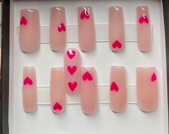 Solo Bright Heart on Nude Pink Base Press On Nail Set