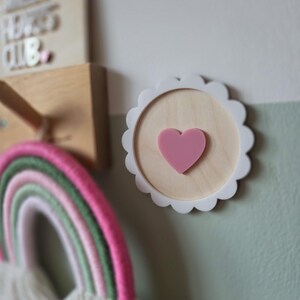 Scallop heart plaque