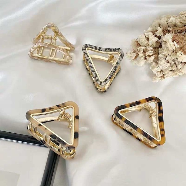 Triangle hair clip