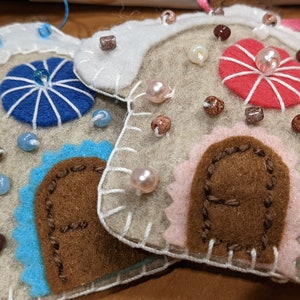 Gingerbread house set of 2 Felt Christmas ornaments, embroidery on felt ornaments, handmade gift Felt holiday décor, Holiday gift idea