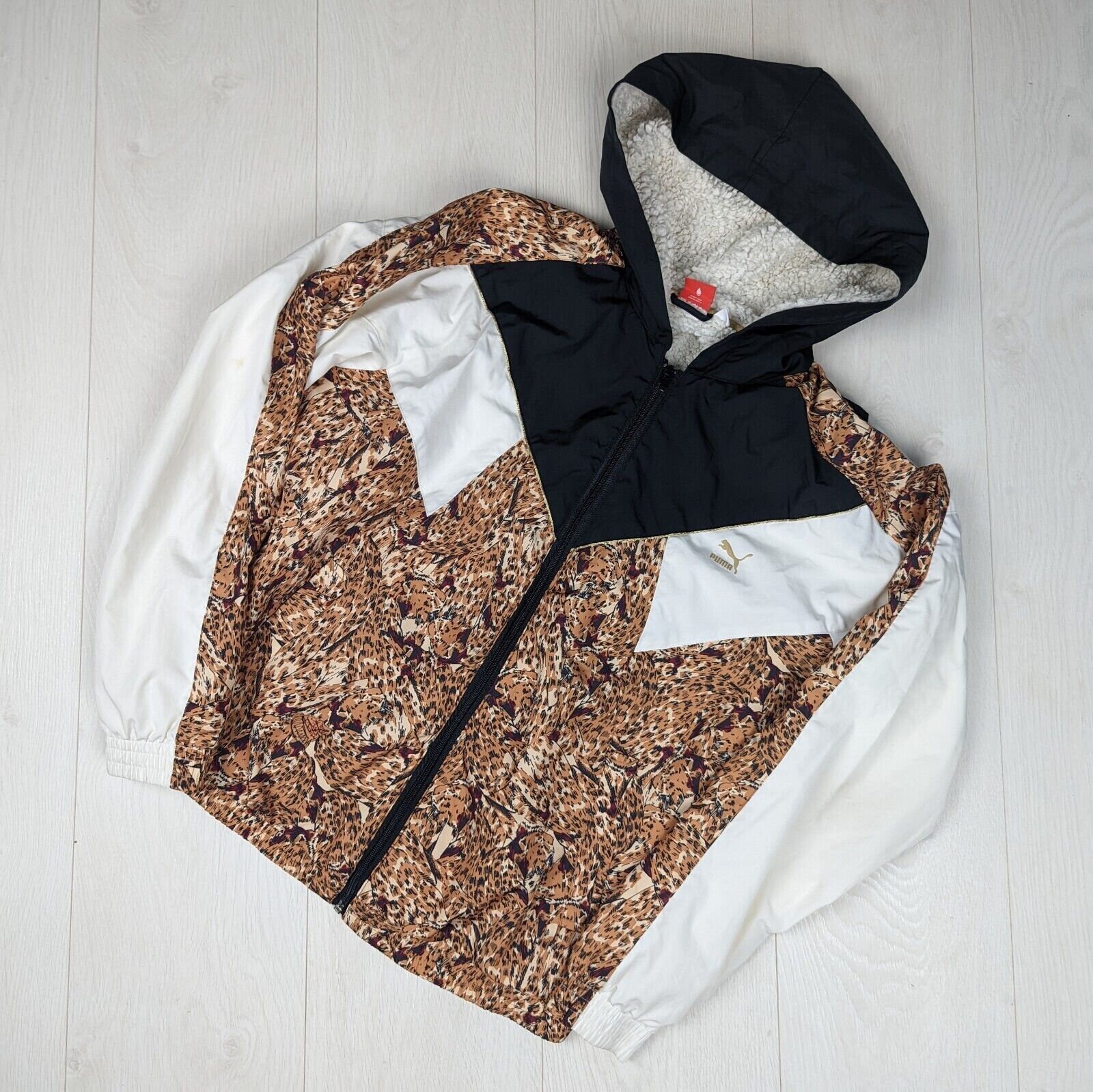 Nike animal shop print windbreaker