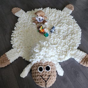 Kindergartenteppich, gehäkelter Kinderteppich, gestrickter Schafteppich, Shaun Schaf, Spieldecke, Deko-Strickdecke, Babyzimmer,