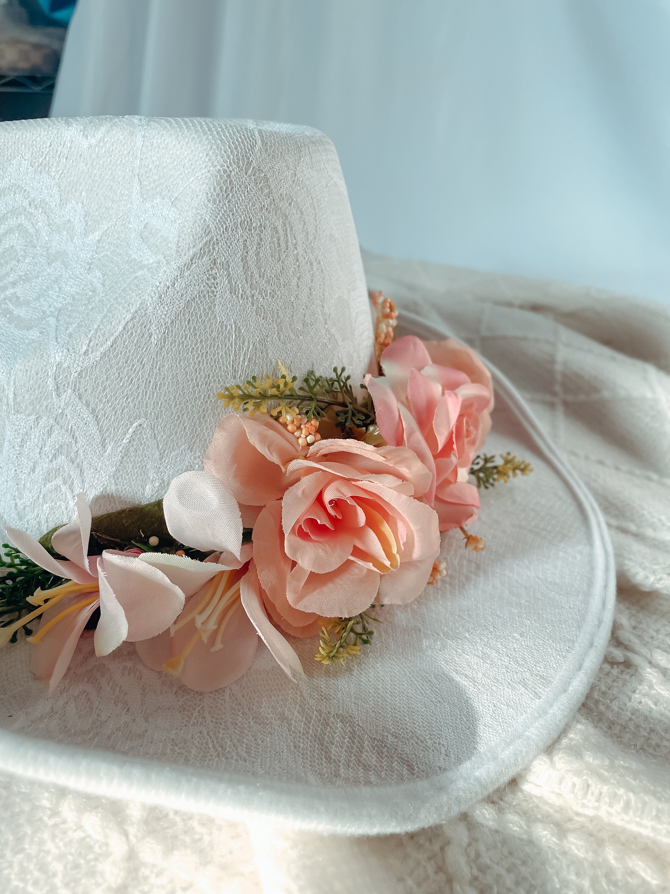 Country style white floral leather hat