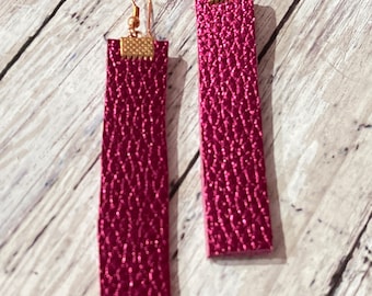 Leather fuschia bar earrings, pink earrings, leather.