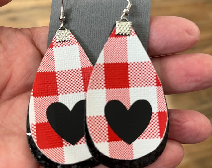 Plaid heart earrings, valentines earrings, Buffalo plaid earrings