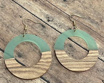 Circle, wooden mint green earrings, wood earrings, combination earrings, acrylic circle, trendy wood earrings, mint, round earring, green