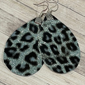 Glitter silver leopard earrings