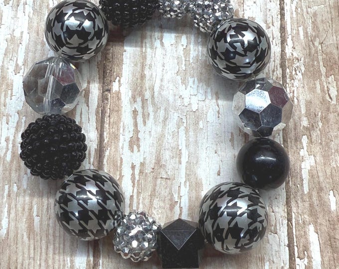 Beaded stretch bracelet, hounds tooth, stars, chunky beaded brackets, stackable bracelets.