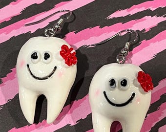 Tooth earrings! Dental earrings, profession earrings, dangle tooth with flower, dental assistant, dental hygienist, dentist earrings.