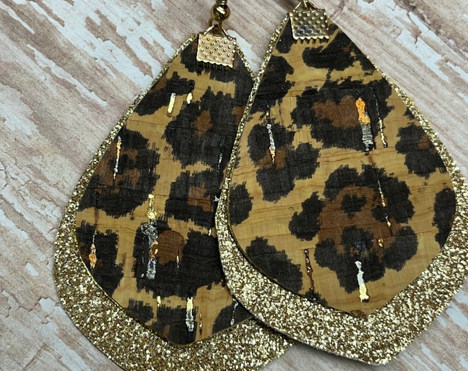Cork leopard earrings, leopard earrings, gold flakes, gold glitter